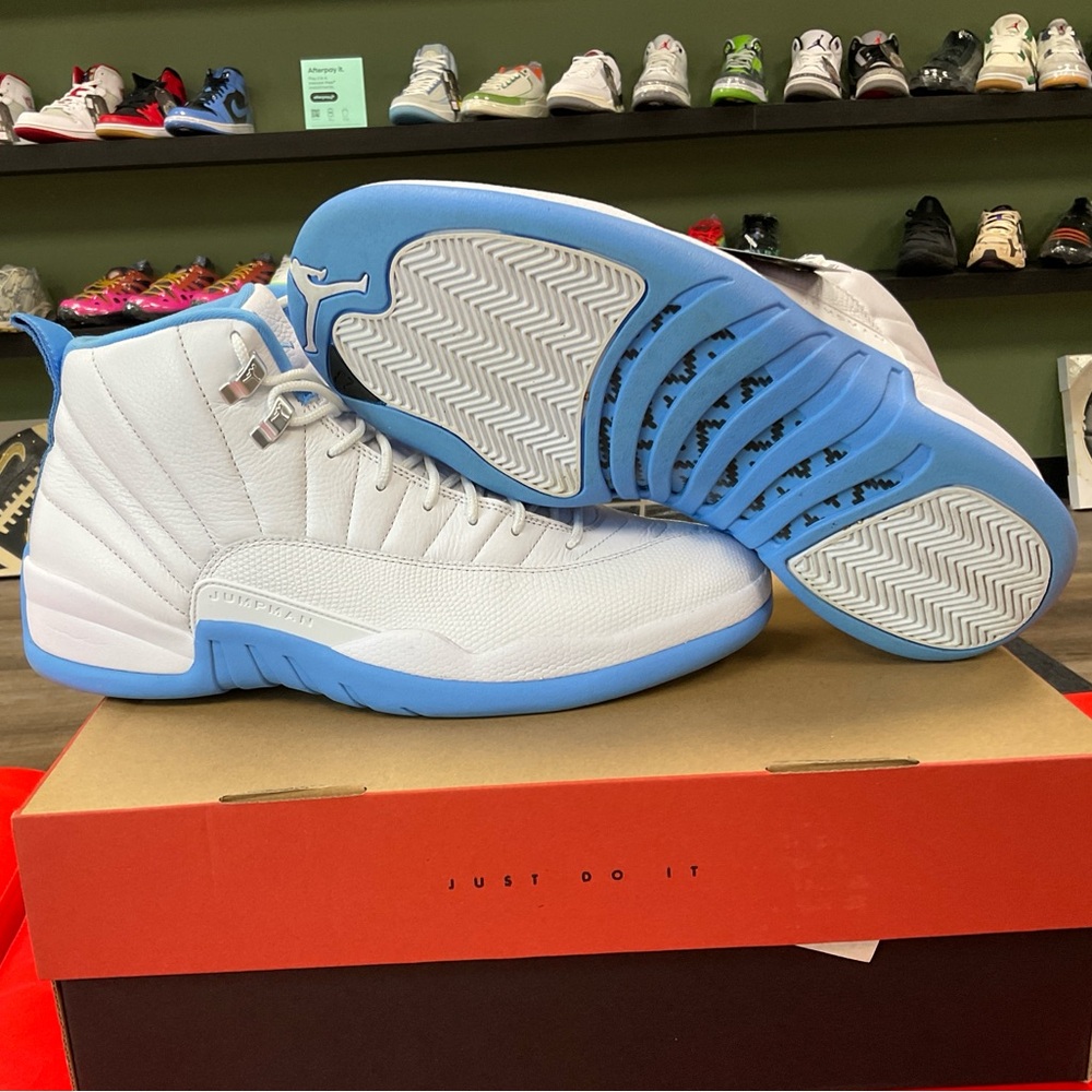 AIR JORDAN 12+RETRO MELO UNIVERSITY BLUE SZ 13 USED
